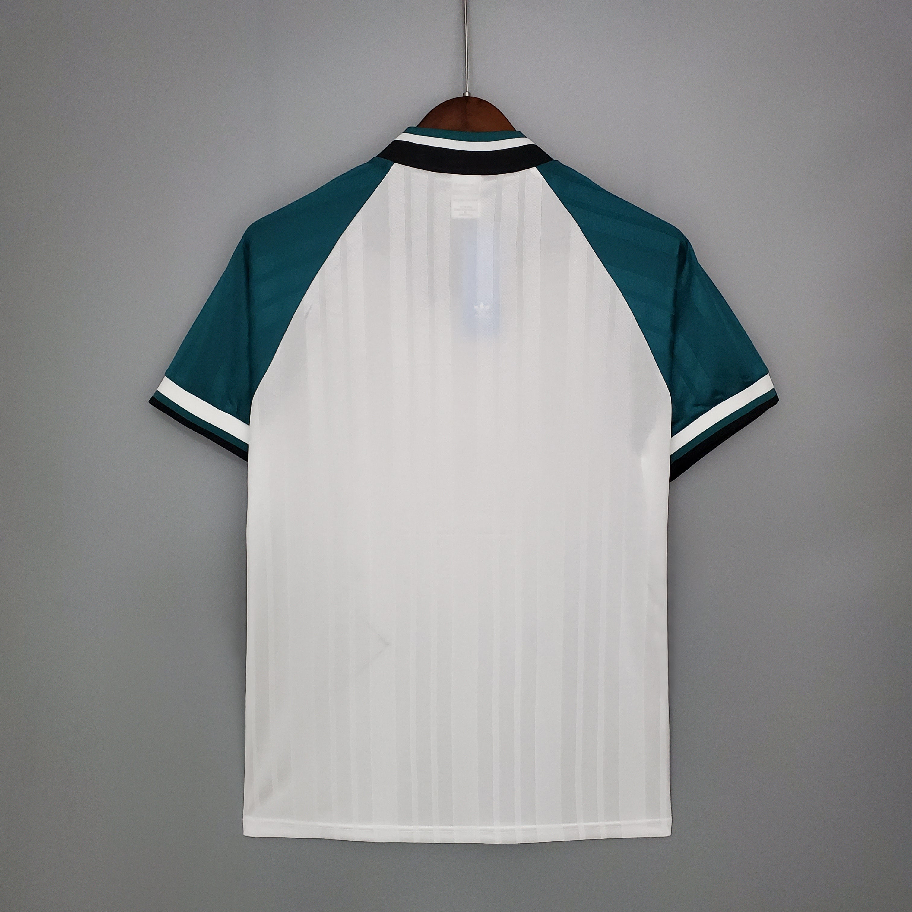 Liverpool 1993 - 95 Away Jersey